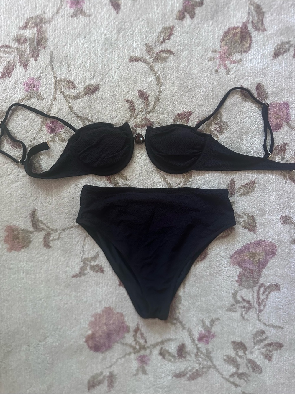 Black Two-Piece Women's Bikini Set — Sculpting Underwire Top